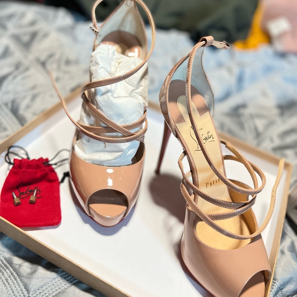 Women Shoes View 3